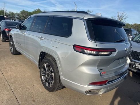 Used 2022 Jeep Grand Cherokee L Overland w/ Luxury Tech Group IV image 3