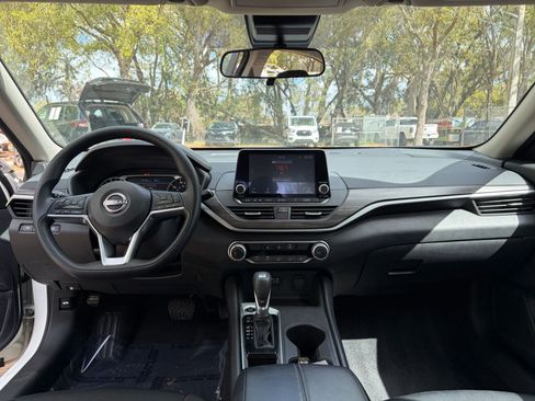 Used 2025 Nissan Altima 2.5 SV image 29