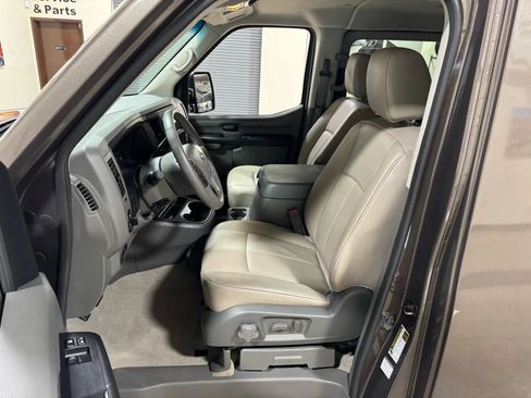 Used 2018 Nissan NV 3500 SL RWD image 37