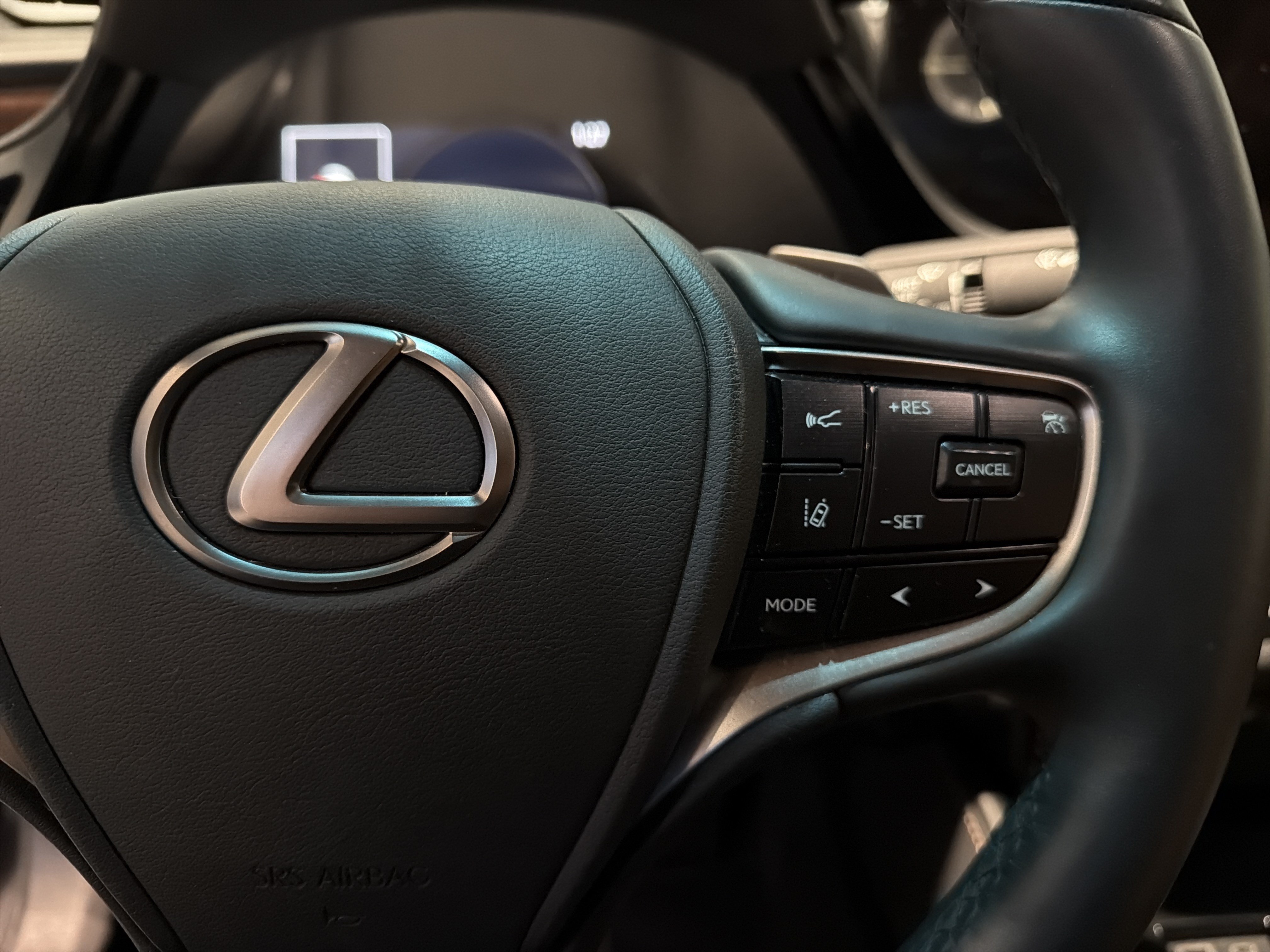 Used 2025 Lexus ES 350 w/ Premium Package FWD image 19