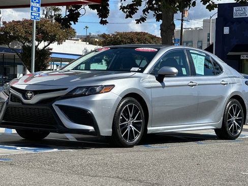 Used 2024 Toyota Camry SE FWD image 8