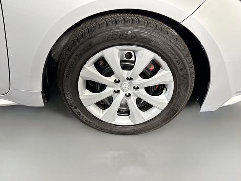 Used 2023 Toyota Corolla LE image 31