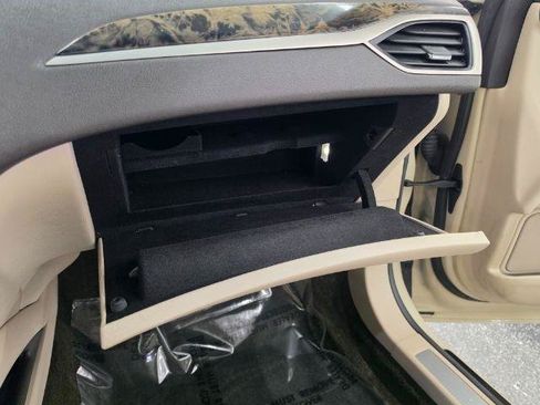 Used 2016 Lincoln MKZ w/ Equipment Group 300A Reserve FWD image 27