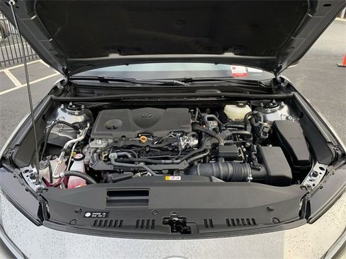Used 2025 Toyota Camry SE image 16