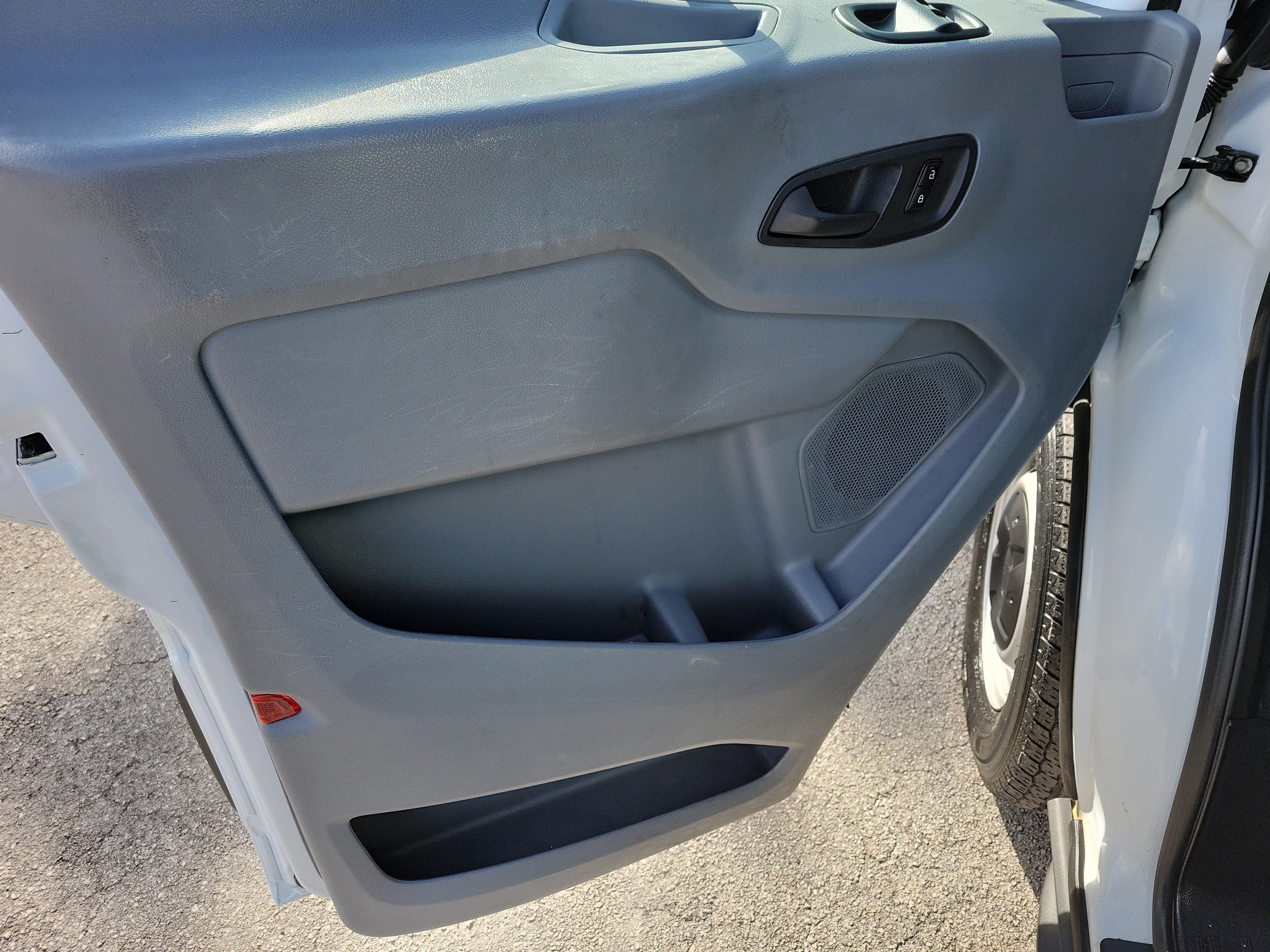 Used 2018 Ford Transit 350 XL RWD image 22