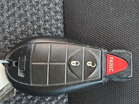 Used 2019 Jeep Cherokee Latitude w/ Popular Appearance Group image 35