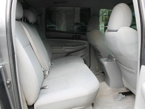 Used 2011 Toyota Tacoma PreRunner w/ TRD Sport Pkg w/JBL Audio image 21