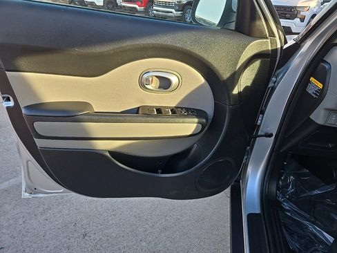 Used 2018 Kia Soul image 14