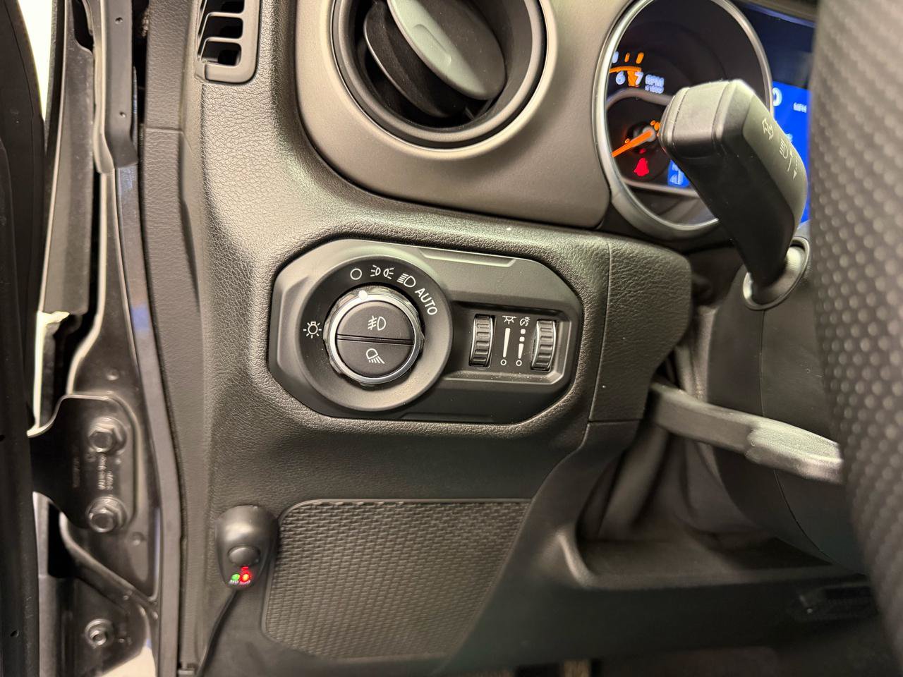 Used 2020 Jeep Gladiator Sport w/ Quick Order Package 24S AWD/4WD image 25