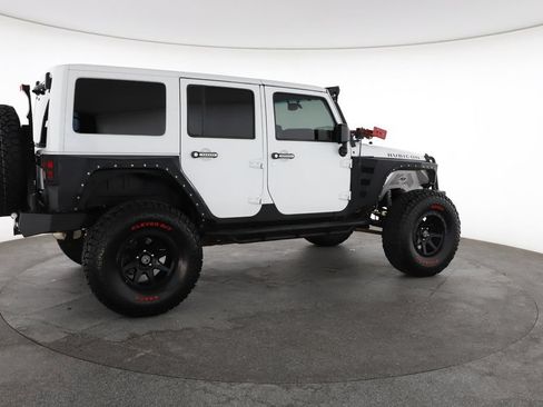 Used 2017 Jeep Wrangler Unlimited Rubicon w/ Connectivity Group AWD/4WD image 13