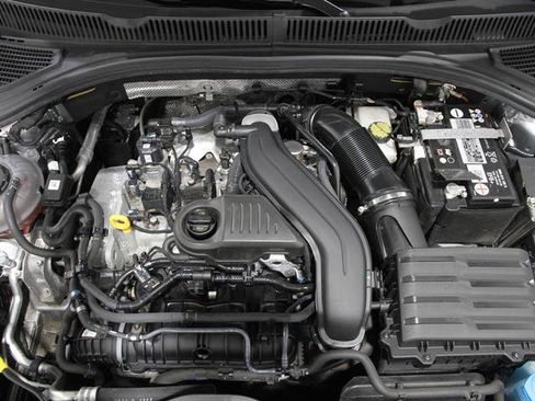 Certified 2023 Volkswagen Jetta SE image 19