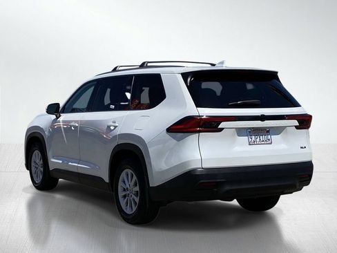 Certified 2024 Toyota Grand Highlander FWD image 4