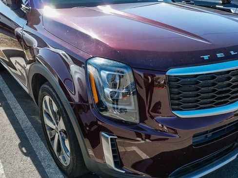 Certified 2022 Kia Telluride EX w/ EX Premium Package AWD/4WD image 3