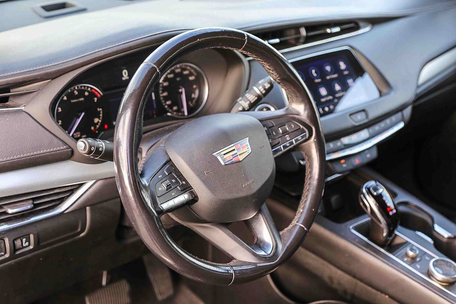 Used 2023 Cadillac XT4 Premium Luxury FWD image 14