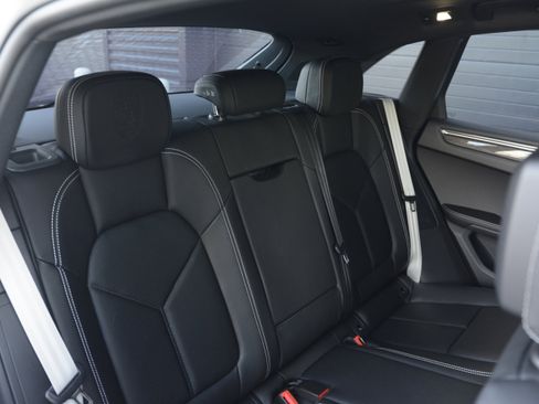 Certified 2026 Porsche Macan Turbo AWD/4WD image 35
