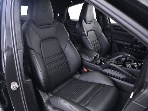 Used 2023 Porsche Cayenne Turbo GT image 24