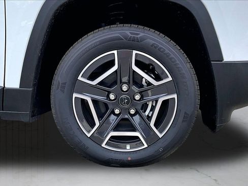 New 2026 Jeep Cherokee Limited AWD/4WD image 32