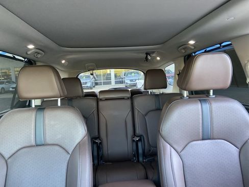 Used 2025 Honda Pilot Elite image 24