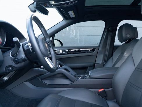 Certified 2022 Porsche Cayenne S image 17