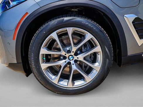 Used 2026 BMW X5 xDrive50e AWD/4WD image 9