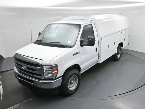 New 2026 Ford E-350 and Econoline 350 Super Duty w/ Power Equipment Group image 34