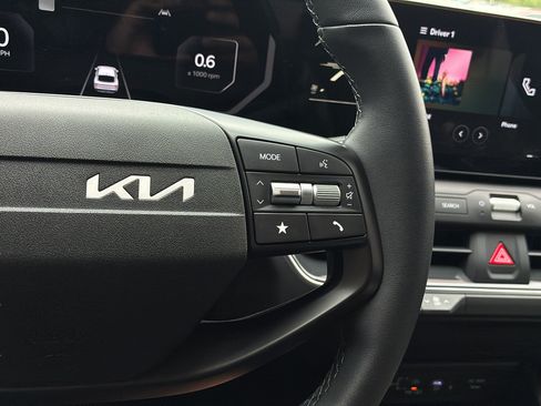 Certified 2025 Kia K4 GT-Line Turbo FWD image 27