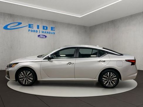 Used 2024 Nissan Altima 2.5 SV FWD image 3