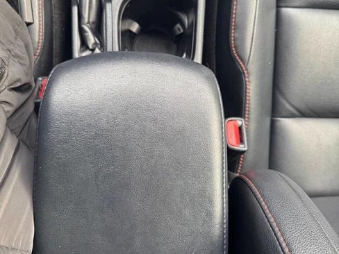 Used 2018 Toyota RAV4 SE image 43