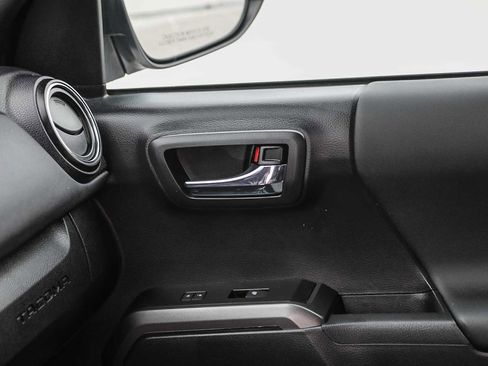 Certified 2023 Toyota Tacoma TRD Off-Road AWD/4WD image 22