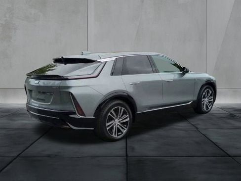 New 2026 Cadillac Lyriq Luxury RWD image 8