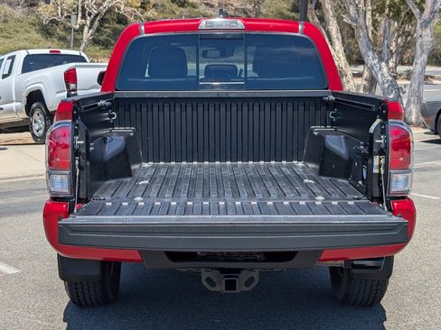 Used 2023 Toyota Tacoma TRD Off-Road w/ TRD Premium Off Road Package AWD/4WD image 9