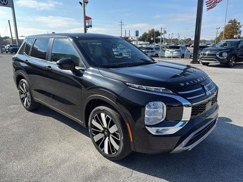 New 2025 Mitsubishi Outlander SE image 8