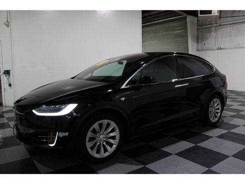 Used 2017 Tesla Model X 75D image 7