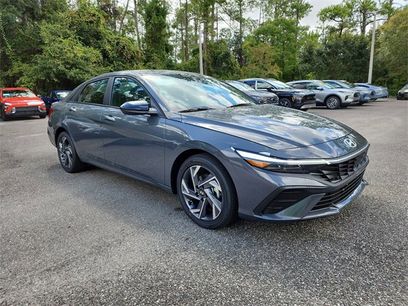 New 2025 Hyundai Elantra SEL