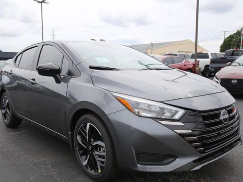 New 2025 Nissan Versa SR w/ Trunk Package image 7