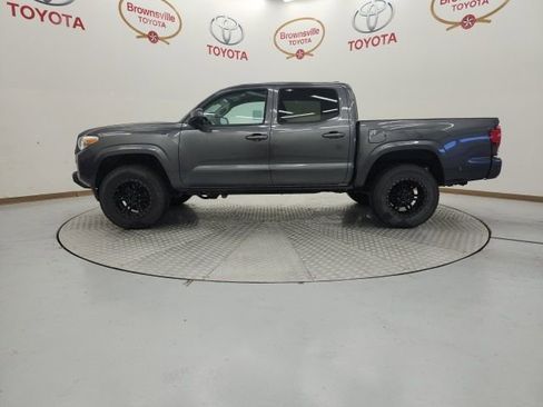 Used 2020 Toyota Tacoma SR image 5