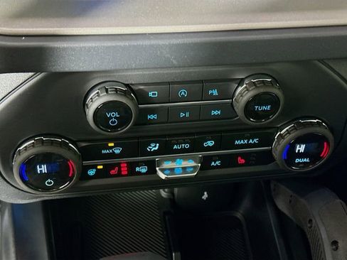 New 2025 Ford Bronco Outer Banks w/ Sasquatch Package image 16