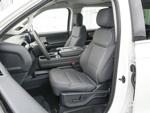 Certified 2025 Ford Expedition Active AWD/4WD image 12