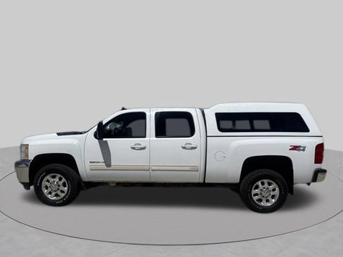 Used 2014 Chevrolet Silverado 2500 LTZ w/ LTZ Plus Package AWD/4WD image 2