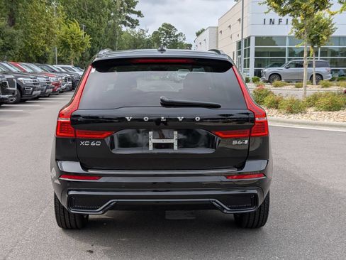 Used 2023 Volvo XC60 B6 Ultimate w/ Protection Package Premier AWD/4WD image 4