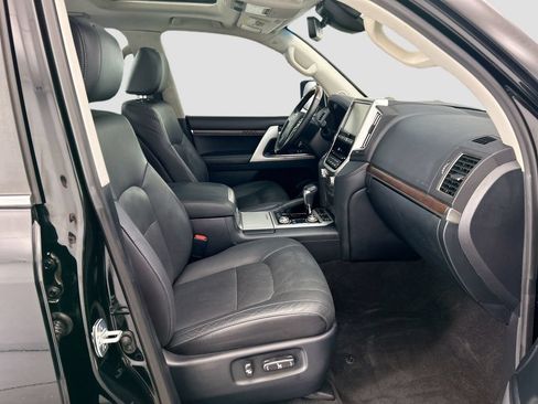 Used 2019 Toyota Land Cruiser w/ Preferred Accessory Package AWD/4WD image 19