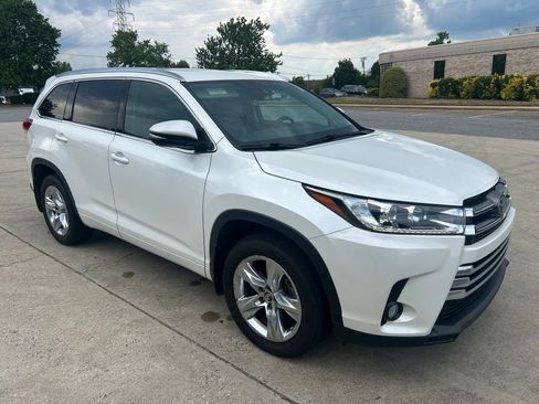 Used 2017 Toyota Highlander Limited AWD/4WD image 7