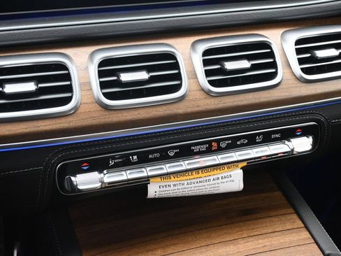 New 2026 Mercedes-Benz GLS 580 4MATIC image 14