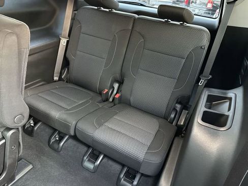 Used 2023 GMC Acadia SLE w/ Driver Convenience Package image 28