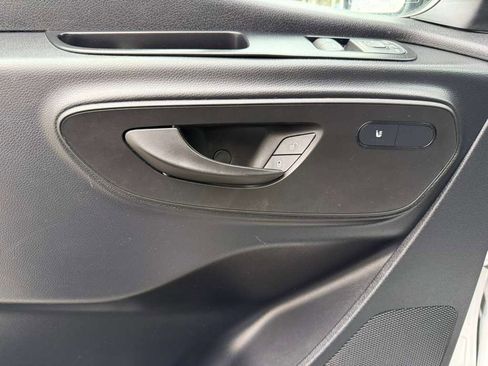 Used 2025 Mercedes-Benz Sprinter 2500 image 27