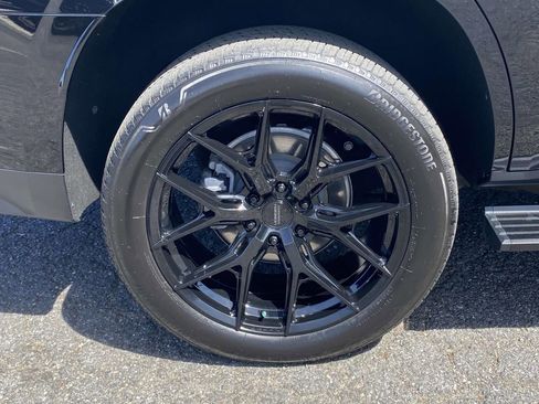 Used 2023 GMC Yukon Denali Ultimate AWD/4WD image 7