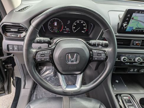 Used 2023 Honda Pilot Touring image 17