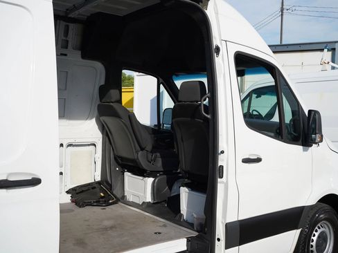 Used 2023 Mercedes-Benz Sprinter 2500 image 12