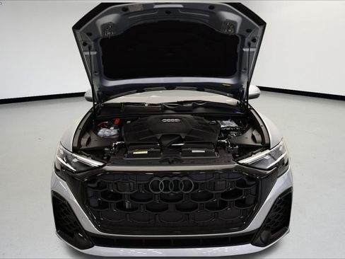 Used 2025 Audi Q8 Premium Plus image 12