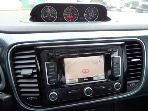 Used 2012 Volkswagen Beetle 2.0T image 31